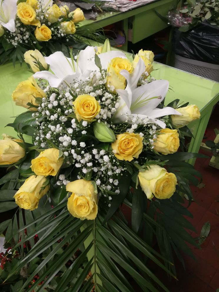 Liliom, rózsa urna dísz